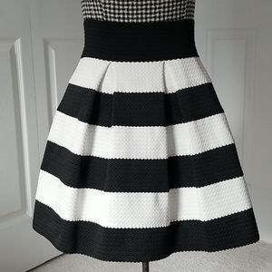 Black White Skater Skirt Size S